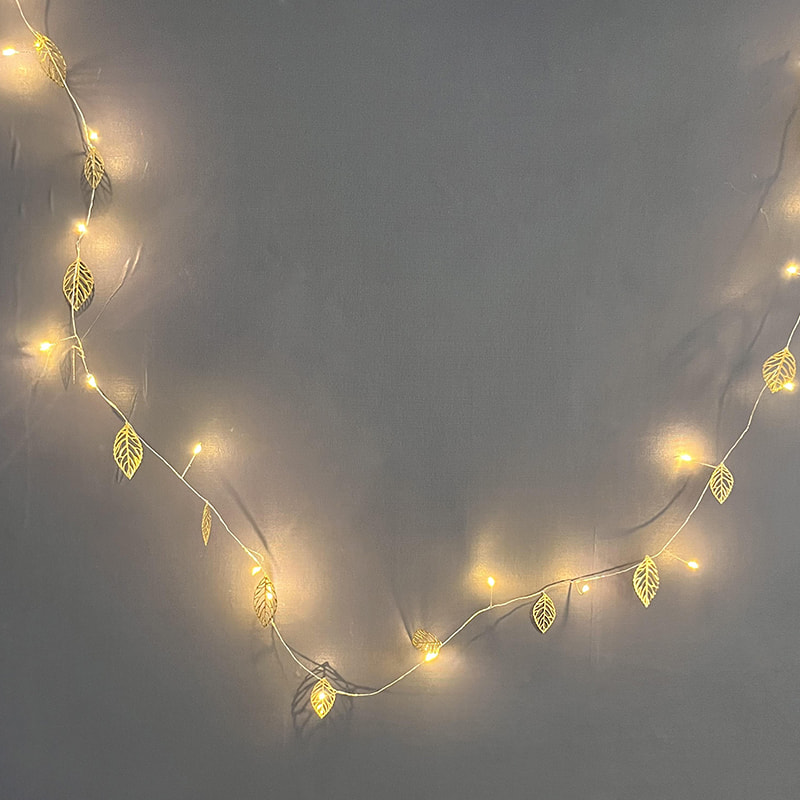 150cm Golden Hollow Leaf Shape LED Decorative Flashing String Lights